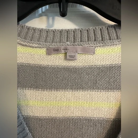 Gap Striped Sweater - Picture 3 of 3
